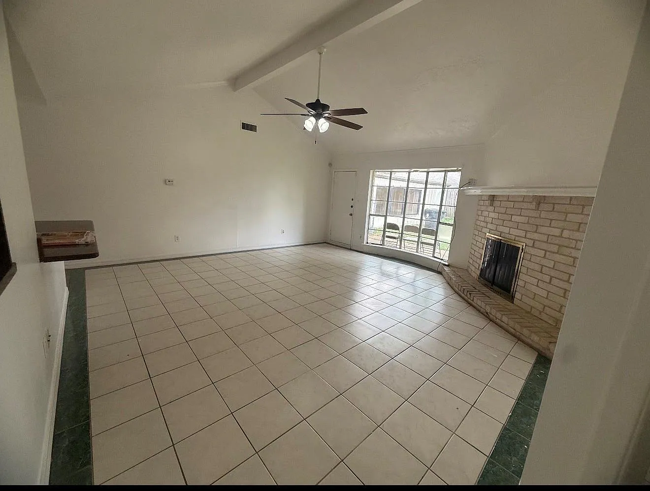 3 bed, 2.0 bath, 1712 sqft, $1,890 — Photo 3