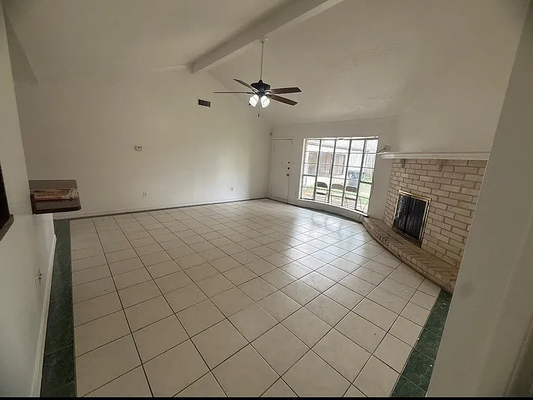 10907 Montverde Ln — Photo 3