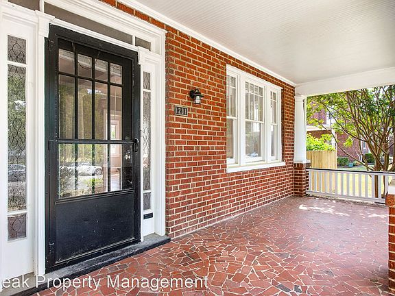 4th image of 1231 Dubois Ave