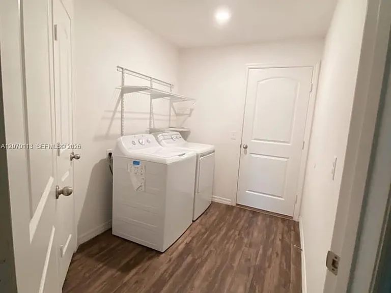 2238 S Caspian Dr — Photo 9