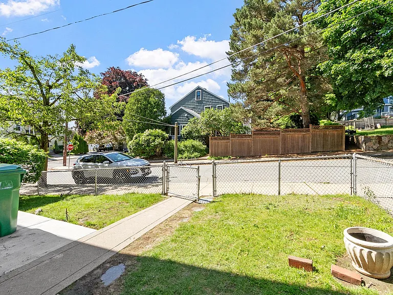 61 Warren St #2 — Photo 33