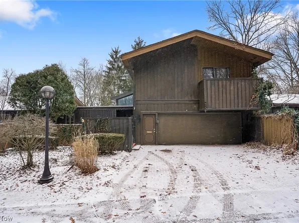 285 N Rd Ne, Warren, OH 44484