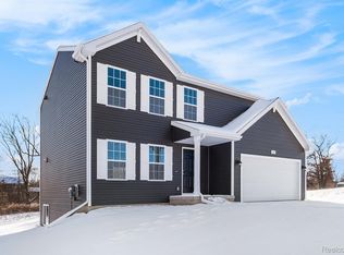 295 Hidden Meadows Dr, Hillsdale, MI 49242