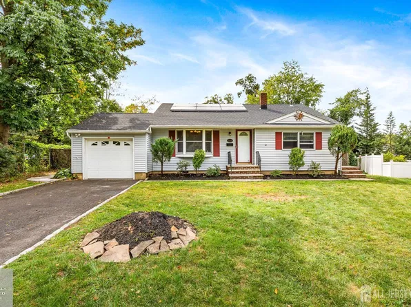 233 Henry Ct, North Plainfield, NJ 07060
