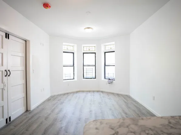 198 Sterling Street image 1 of 10