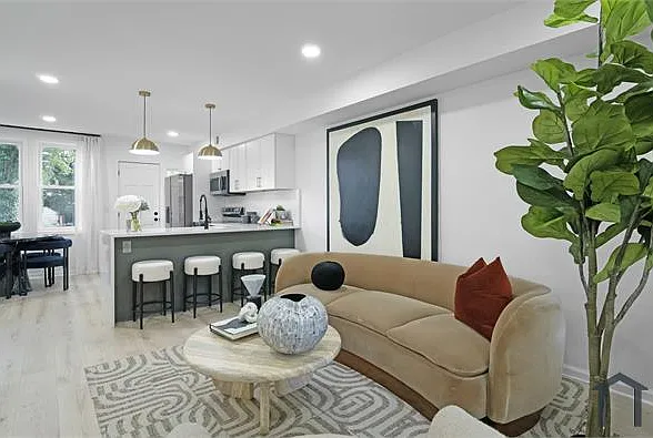 1709 Lang Pl NE
