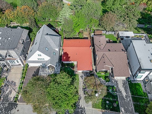 3rd image of 26 Millgate Cres
