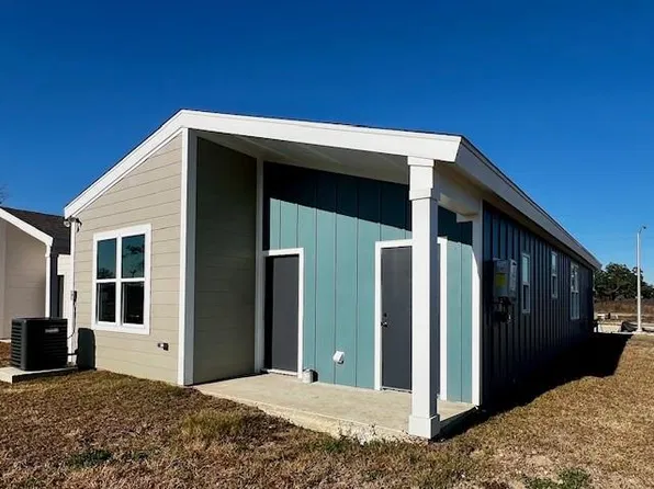 2821 Live Oak Dr, Terrytown, LA 70056