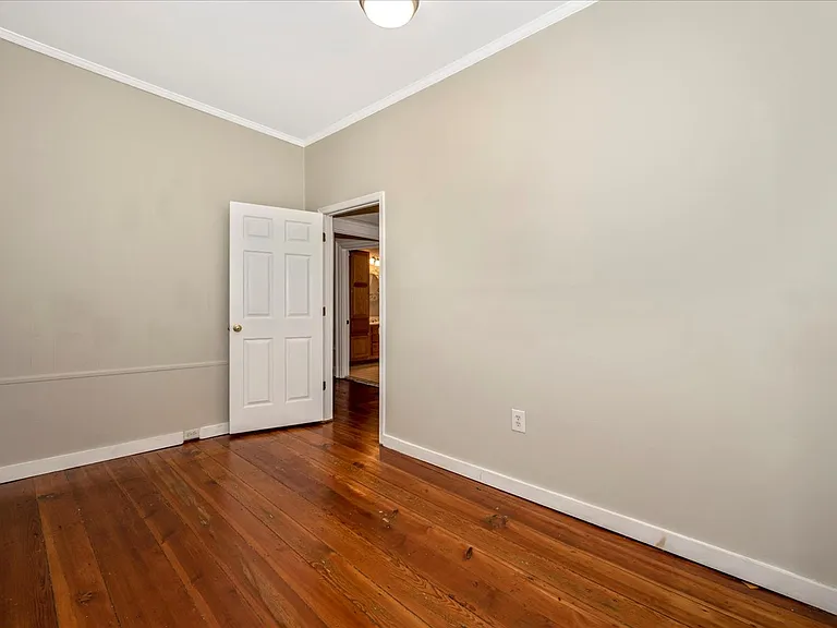 315 W Patrick St — Photo 10