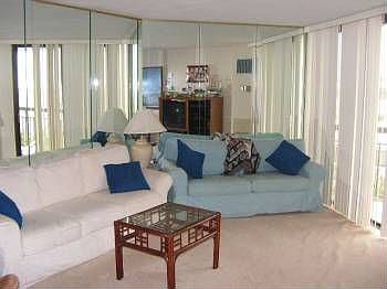 4th image of 935 Ocean Ave APT 630