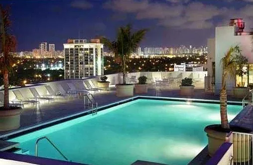 2 bed, 1040 sqft, $2,700 — Photo 3