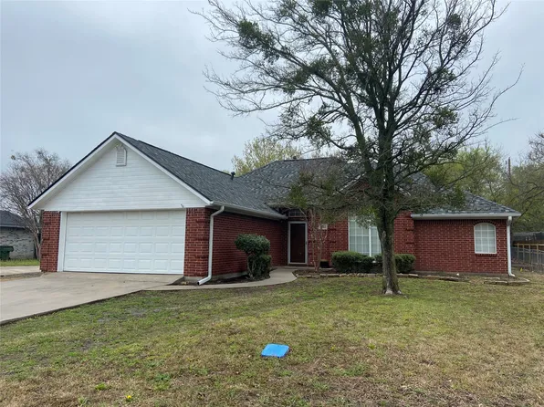 1102 N Main St, Leonard, TX 75452