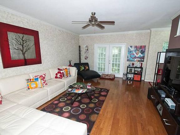 4th image of 1502 Augusta Dr Ste 316