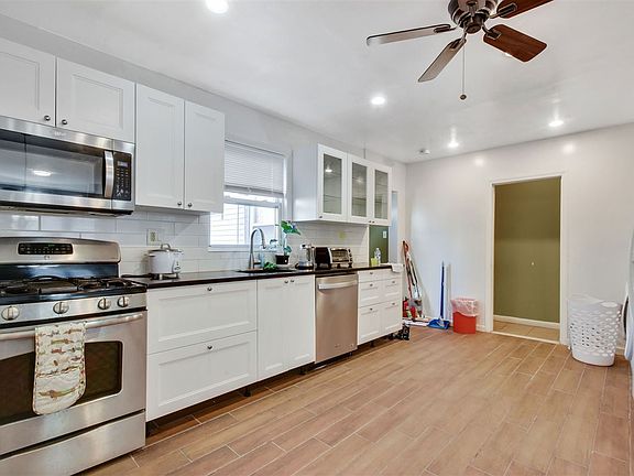 4th image of 1506 Kerrigan Ave