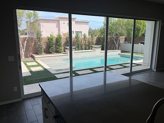 4th image of 660 W Cantebria Dr