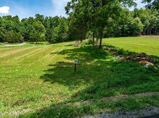 18 Vineyard Valley Dr, Butler, TN 37640