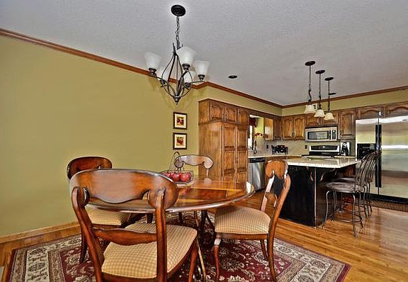 5th image of 703 Telford Cir