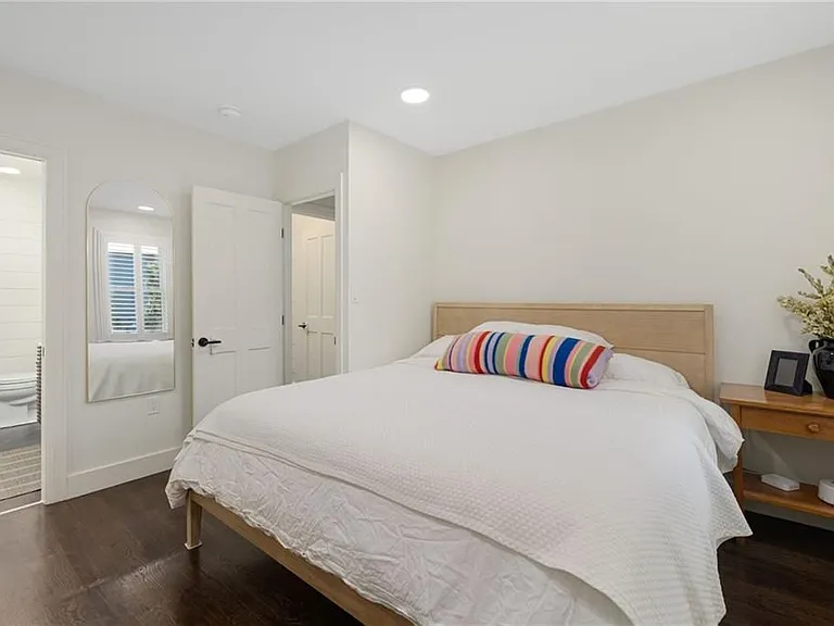 8 Cross St #1 — Photo 17