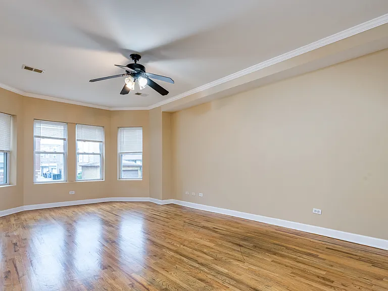2251 W Rosemont Ave — Photo 4