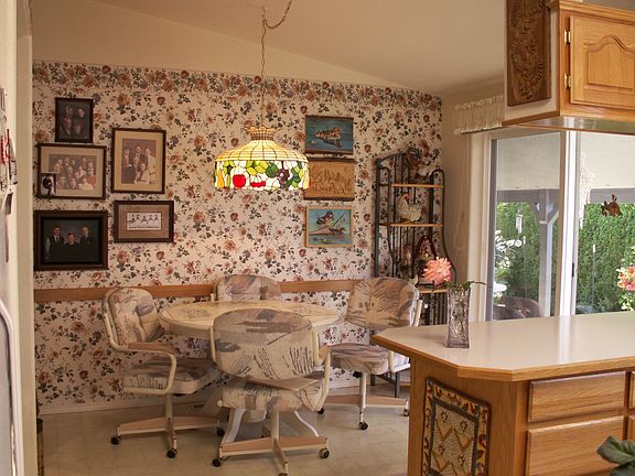 4th image of 1820 Daylily Ln SE