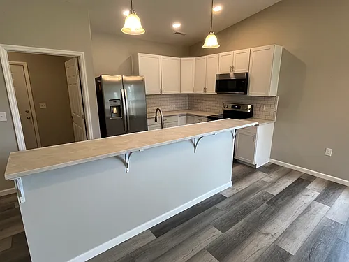 118 Burgundy Dr Photo 1