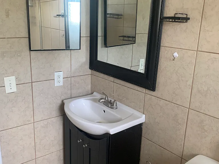 656 Williamsburg Dr #4 — Photo 14