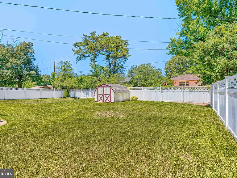 280 Mackintosh Dr — Photo 3