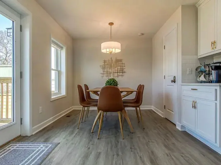 2117 Gladstone Ave — Photo 20