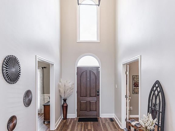 5th image of 1703 Camden Cir SW