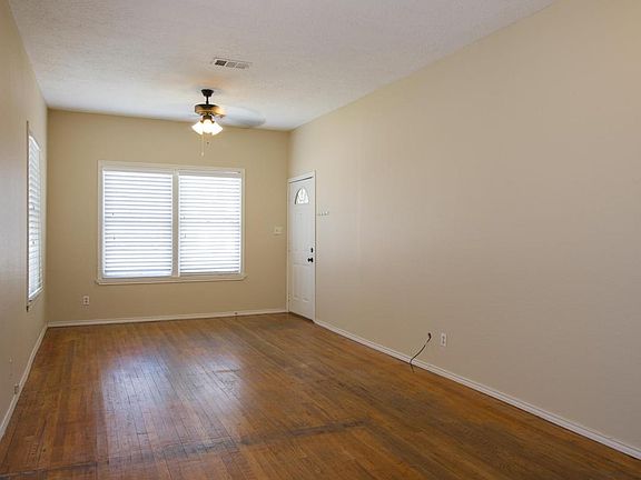 3rd image of 200 Park Pl #200
