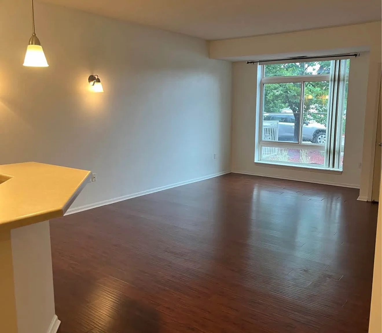 1 bed, 941 sqft, $1,600 — Photo 1