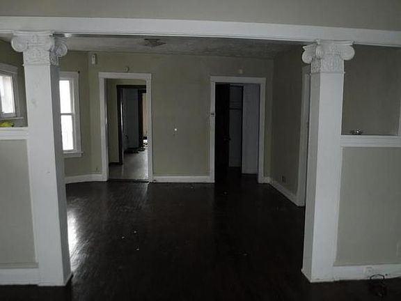 4th image of 406 S 6th Ave