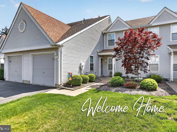 215 Birch Hollow Dr, Bordentown, NJ 08505