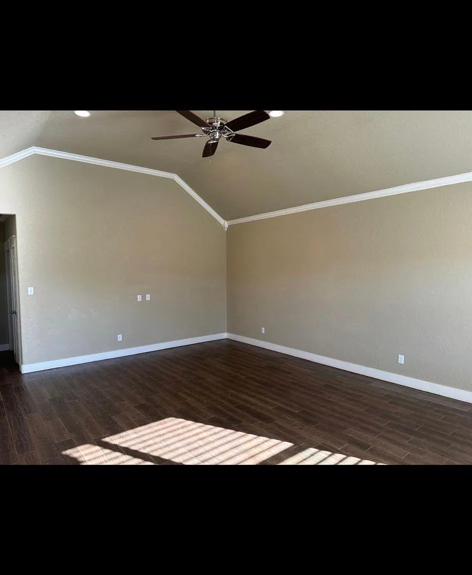 1325 Cabernet Dr — Photo 2