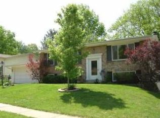 1130 Villaview Dr, Ballwin, MO