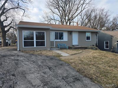 37 Anistasia Dr, Saint Louis, MO, 63135