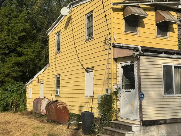 202 Pledger St, Salem, NJ 08079
