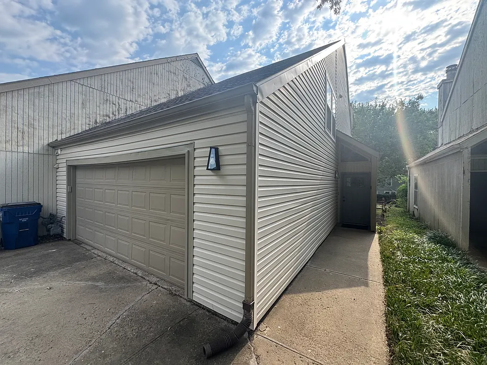 110 Glenview Dr #1