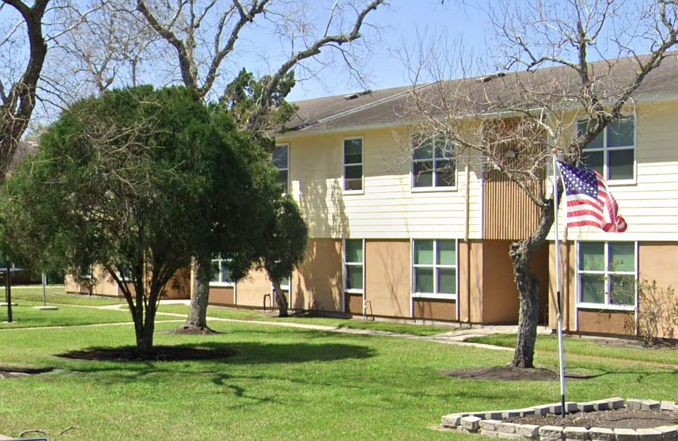 1st image of 103 Cornwall Dr #1