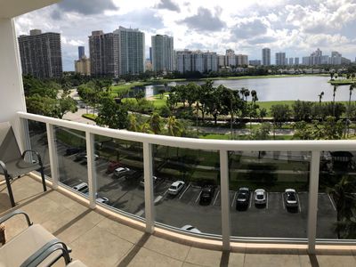 3675 N Country Club Dr APT 807, Aventura, FL, 33180