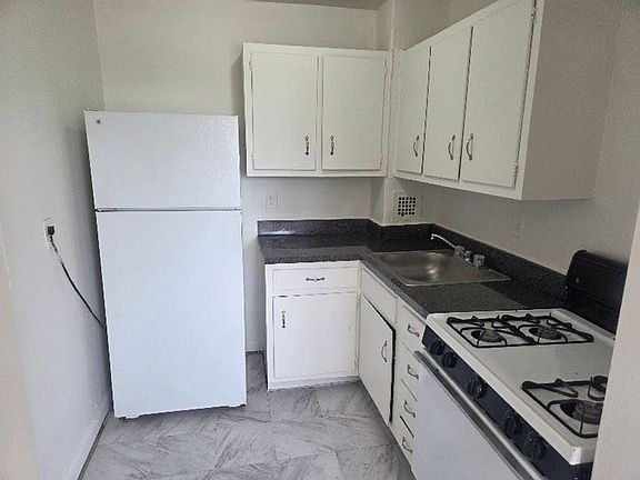 2nd image of 1215 Fort Myer Dr APT 508