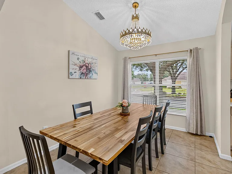 1550 Casterton Cir — Photo 11
