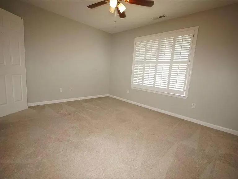 55 Austin Dr — Photo 6