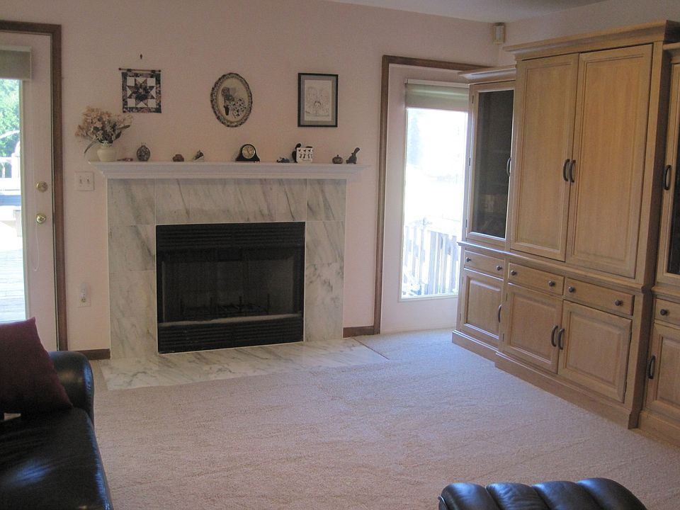 2nd image of 7 Wilson Way S