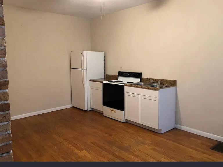 214 S Cedar Ave #1 — Photo 3
