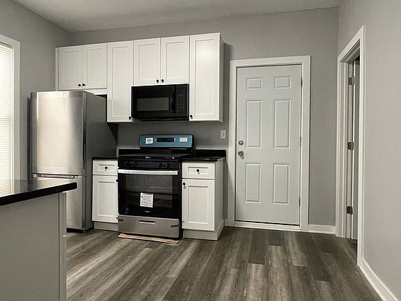 4th image of 82 Isa Ave