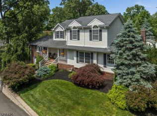 29 Dogwood Cir, Pine Brook, NJ 07058