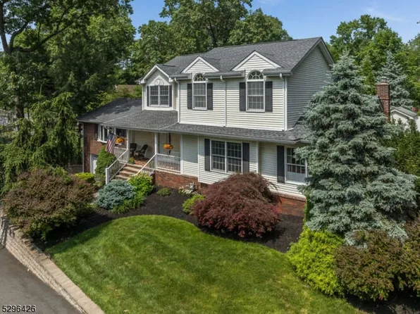 29 Dogwood Cir, Montville Twp., NJ 07058