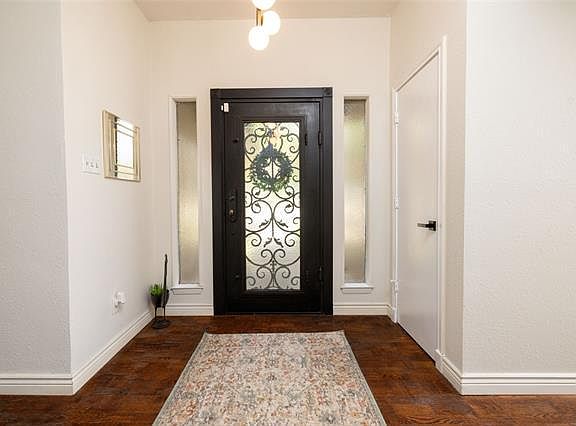 5th image of 2712 Burlwood Dr