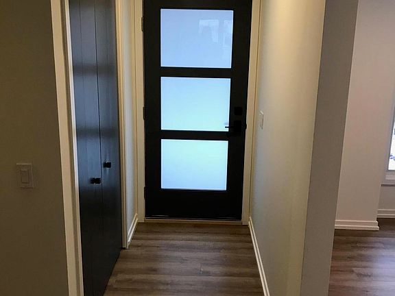 4th image of 461 Lakeside Dr SE